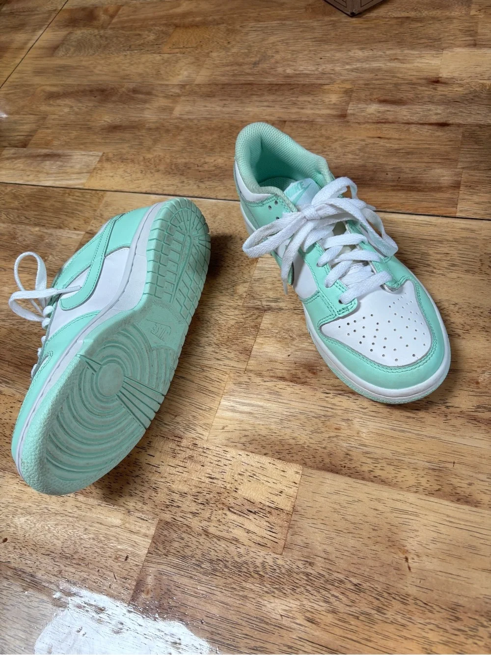 Nike Kids Mint & White Low-Top Sneakers